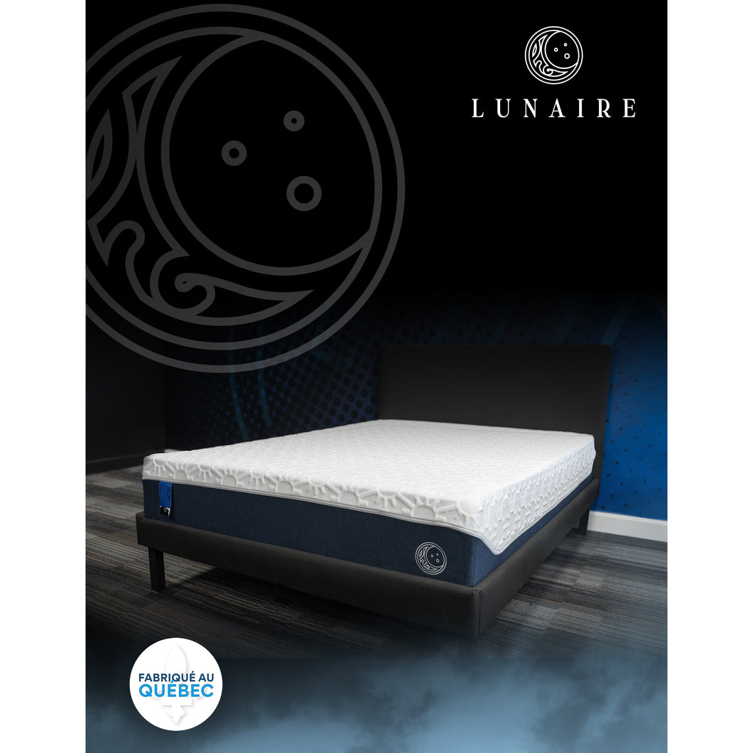 Cette image présente le matelas hybride Éclipse, de couleur neutre avec des motifs subtils. Il est doté d'un revêtement coolbreeze pour une thermorégulation optimale, ainsi que de la mousse mémoire ActiveGel et de 1000 ressorts ensachés pour offrir un soutien confortable et adapté. Le matelas est posé sur un lit, illustrant un cadre de sommeil accueillant et relaxant.